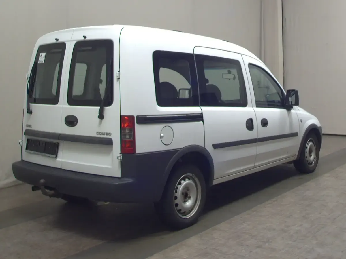 Gebraucht Opel Combo 90 PS (66 kW) 2006 Weiß Van / Kleinbus