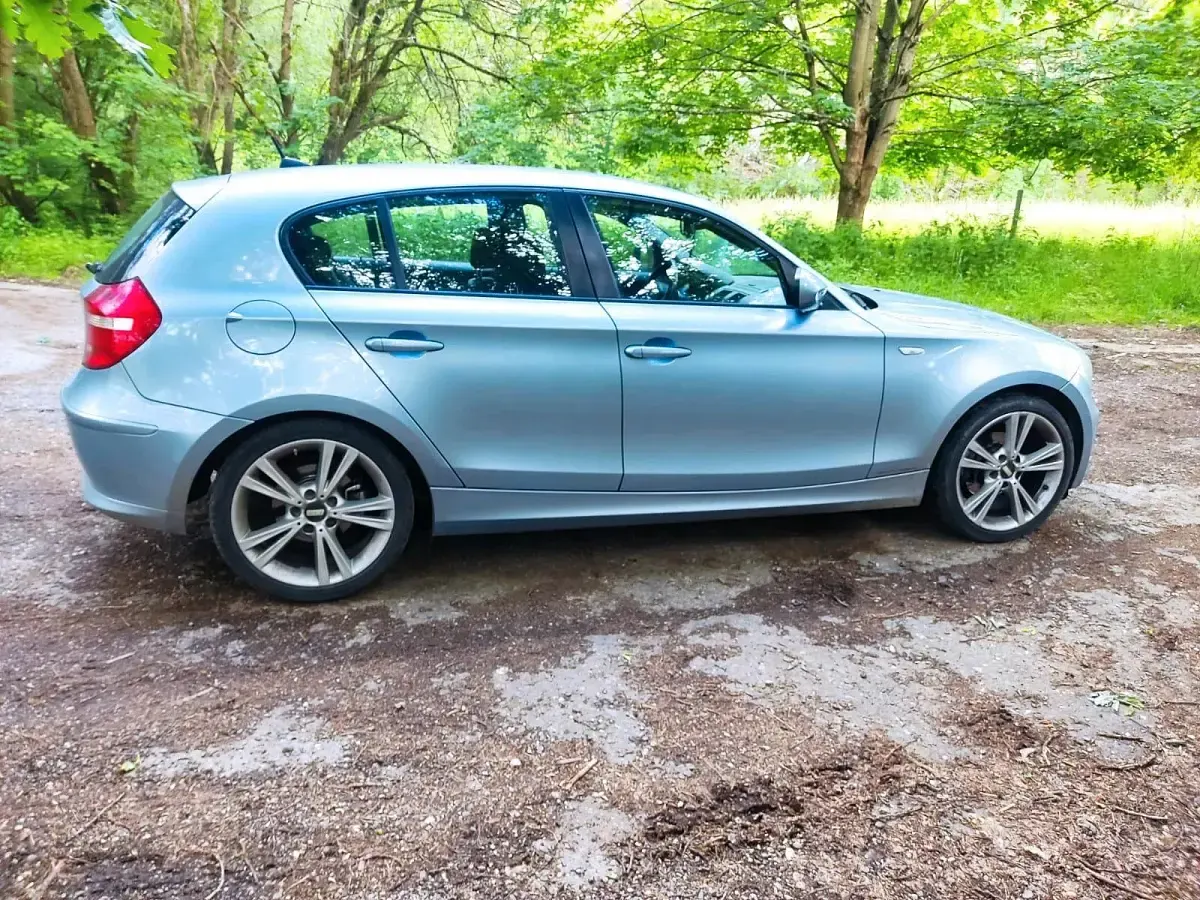 Gebraucht BMW 116 122 PS (89 kW) 2011 Blau Kleinwagen