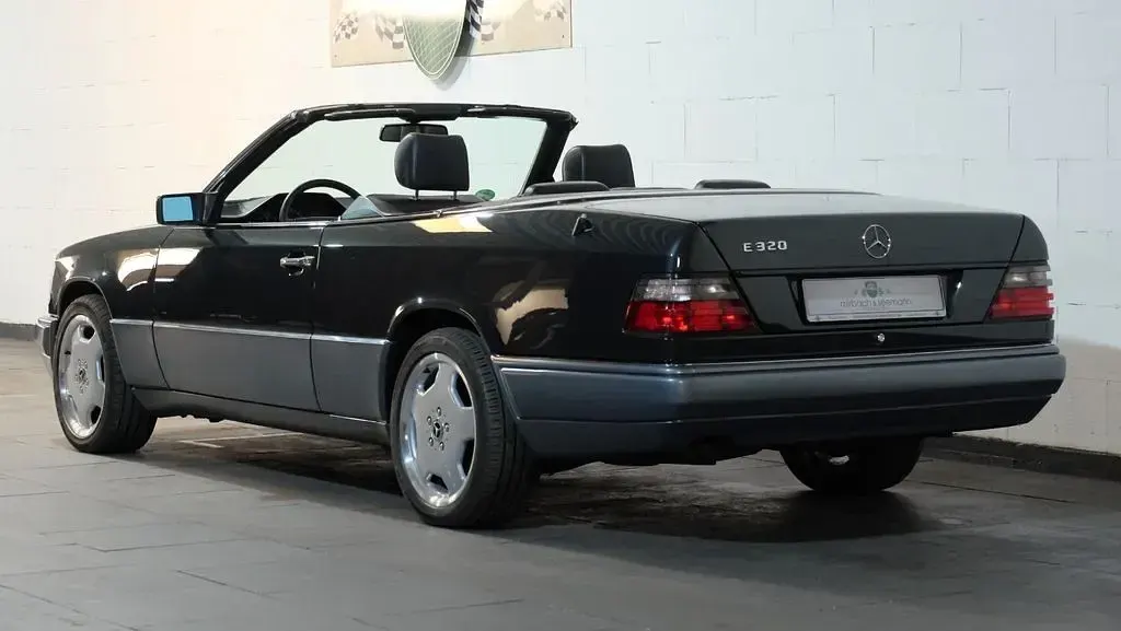 Gebraucht Mercedes E320 220 PS (161 kW) 1995 Blau Cabrio