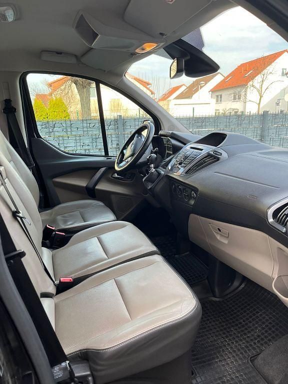 Gebraucht Ford Tourneo 245 PS (180 kW) 2017 Schwarz Van / Kleinbus