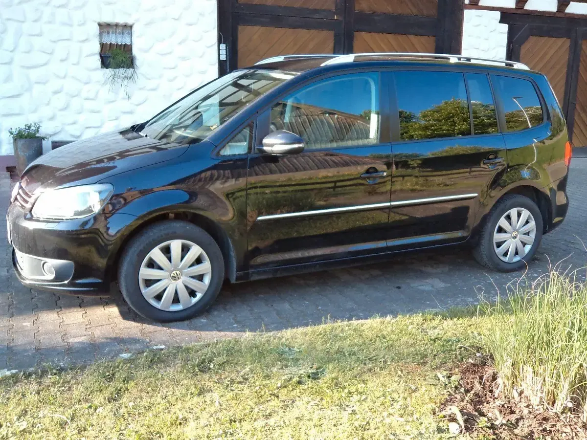 Gebraucht VW Touran 140 PS (102 kW) 2011 Schwarz Van / Kleinbus