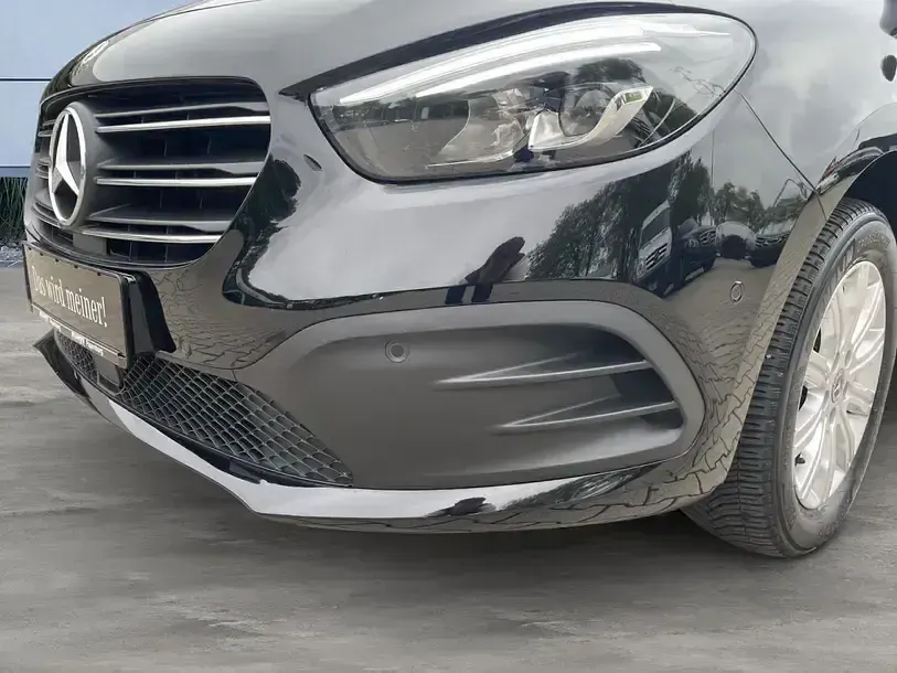Gebraucht Mercedes T180 Progressive 131 PS (96 kW) 2023 Schwarz Van / Kleinbus