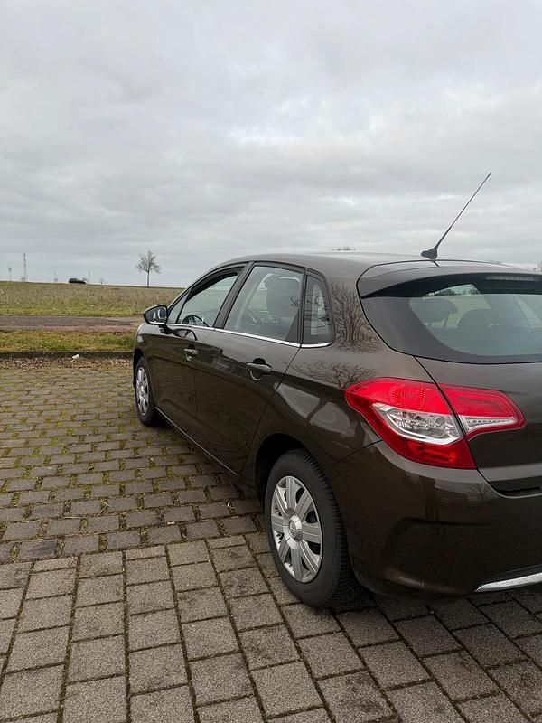 Gebraucht Citroën C4 120 PS (88 kW) 2014 Braun Kleinwagen