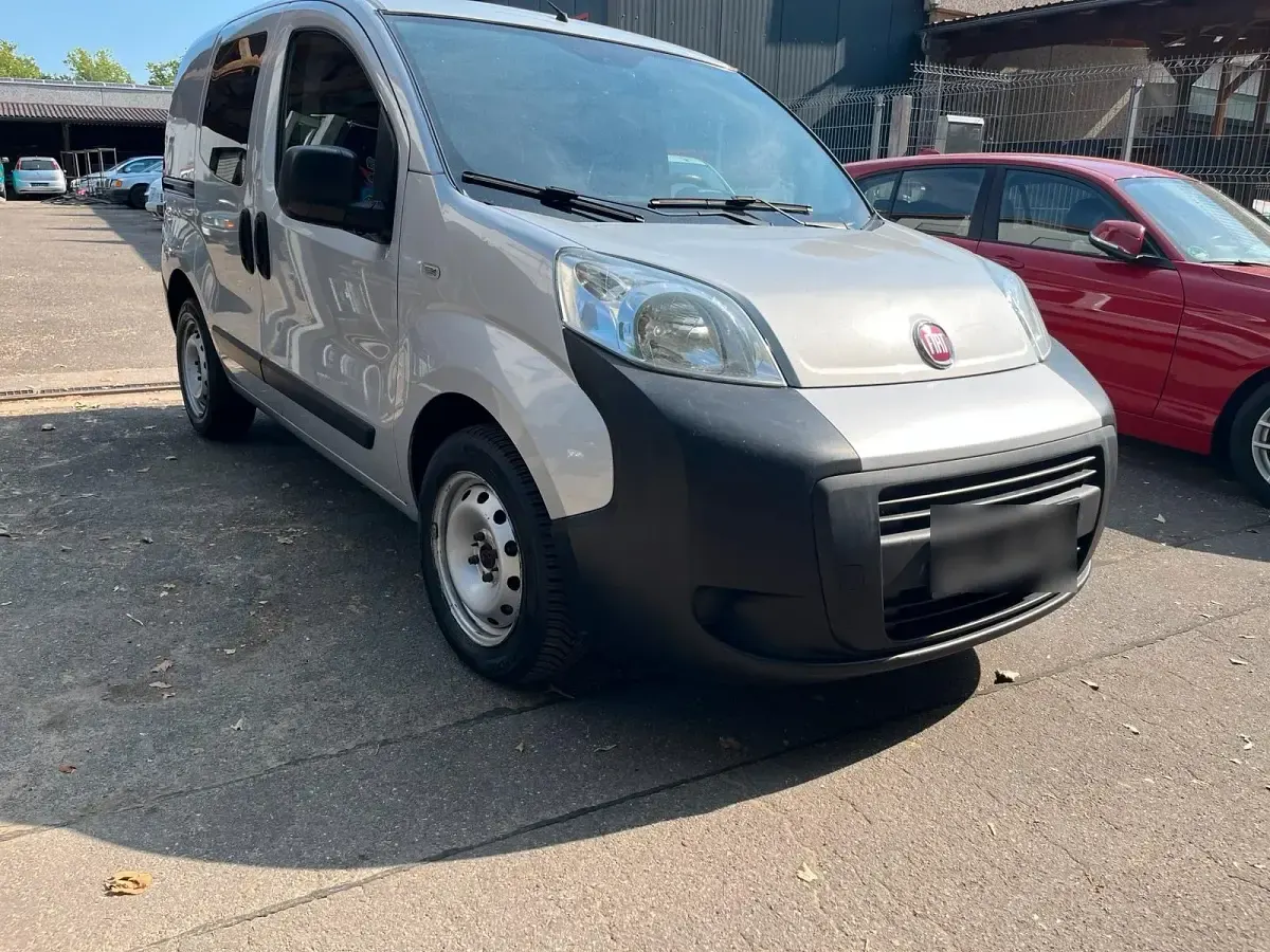 Gebraucht Fiat Fiorino 95 PS (69 kW) 2014 Silber Van / Kleinbus