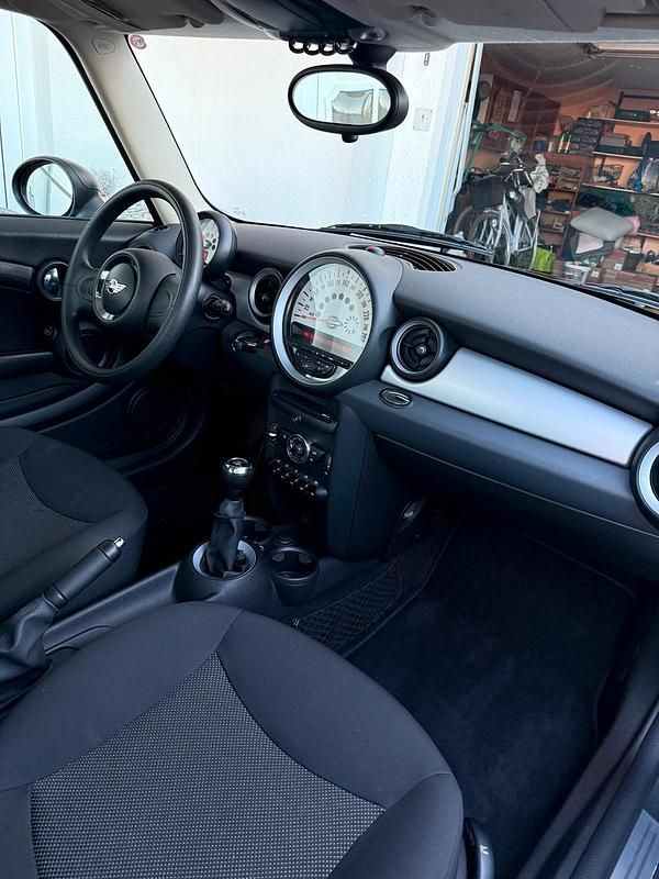 Gebraucht Mini ONE 75 PS (55 kW) 2011 Schwarz Kleinwagen