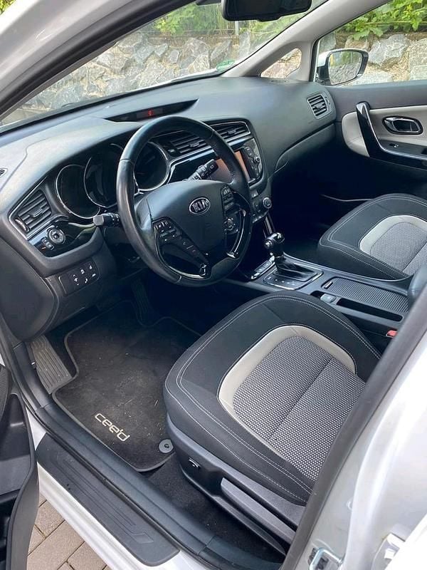 Gebraucht Kia Ceed 136 PS (100 kW) 2016 Weiß Kleinwagen