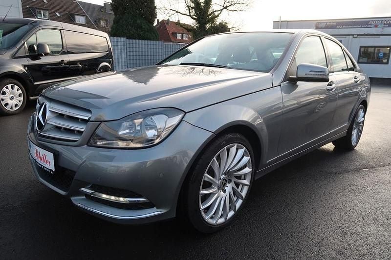 Silber Gebraucht 2014 Mercedes C180 Avantgarde Limousine | 15.950 € (Superpreis) - Bild 1/4