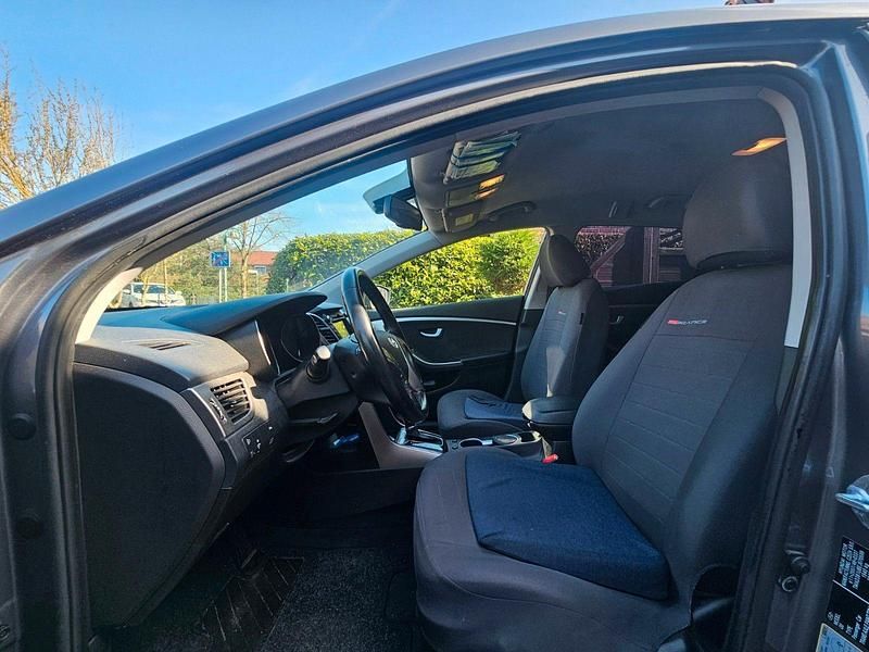 Gebraucht Hyundai i30 Style 110 PS (80 kW) 2014 Grau Kombi