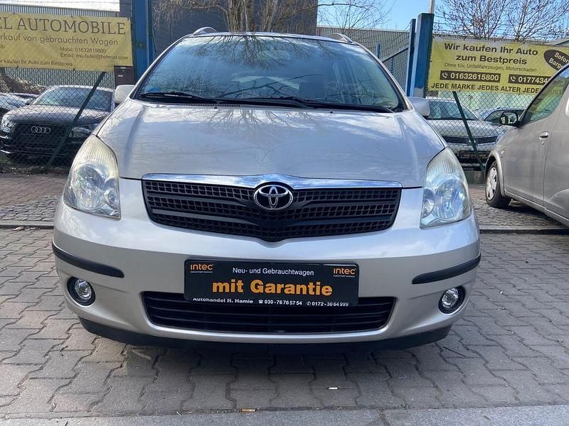 Gebraucht Toyota Corolla Verso 135 PS (99 kW) 2003 Silber Van / Kleinbus