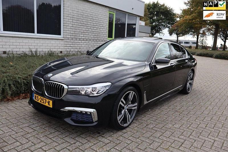Schwarz Gebraucht 2016 BMW 740 iPerformance Limousine | 23.849 € (Fairer Preis) - Bild 1/4