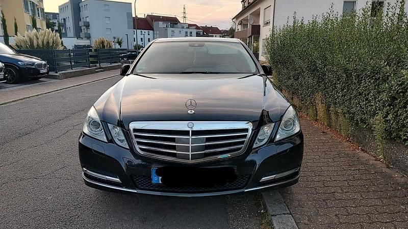 Gebraucht 2011 Mercedes 190 Limousine | 9.900 € - Bild 1/4
