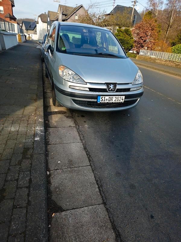 Silber Gebraucht 2003 Peugeot 807 Van / Kleinbus | 2.800 € - Bild 1/4