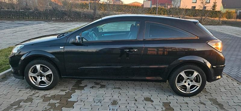 Gebraucht Opel Astra GTC 105 PS (77 kW) 2007 Schwarz Kleinwagen