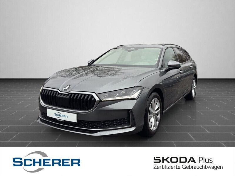 Graphitegrau metallic Gebraucht 2024 Skoda Superb Selection Kombi | 31.850 € (Fairer Preis) - Bild 1/4