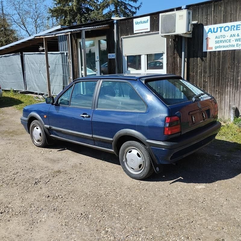 Second-hand VW Polo 45 CP (33 kW) 1994 Albastru Coupe
