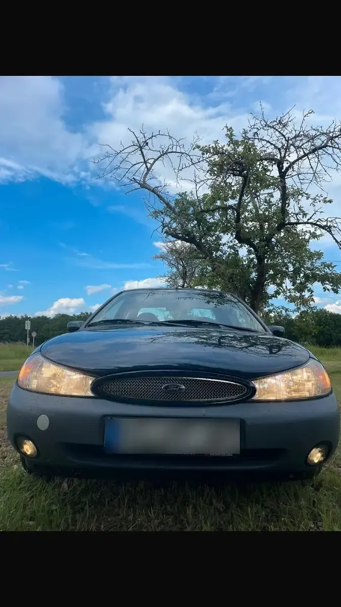Gebraucht Ford Mondeo 118 PS (86 kW) 1998 Blau Limousine
