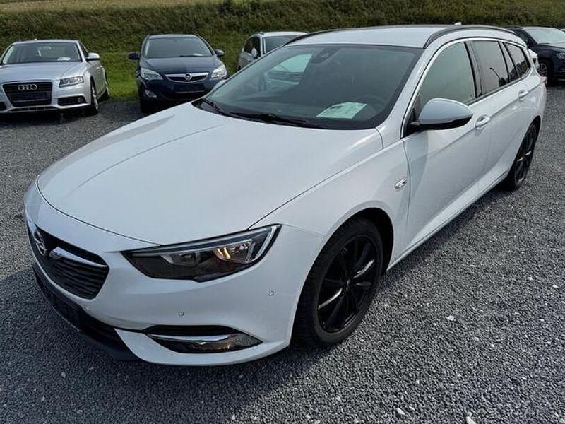 Gebraucht Opel Insignia Business 165 PS (121 kW) 2018 Weiß Kombi