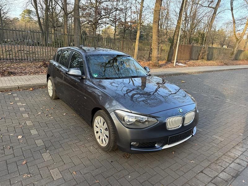 Grau Gebraucht 2011 BMW 116 Kleinwagen | 5.600 € (Etwas zu teuer) - Bild 1/4