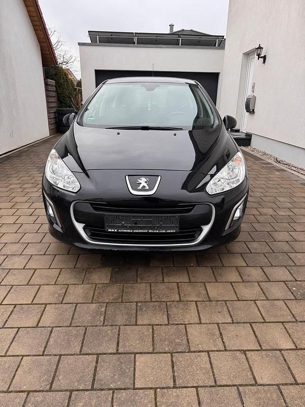 Schwarz Gebraucht 2011 Peugeot 308 Kleinwagen | 2.350 € (Fairer Preis) - Bild 1/4