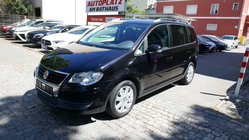 Schwarz Gebraucht 2009 VW Touran United Van / Kleinbus | 4.950 € (Fairer Preis) - Bild 1/4