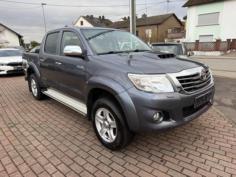 Grau Gebraucht 2014 Toyota HiLux Life Abholung | 18.890 € (Guter Preis) - Bild 1/4