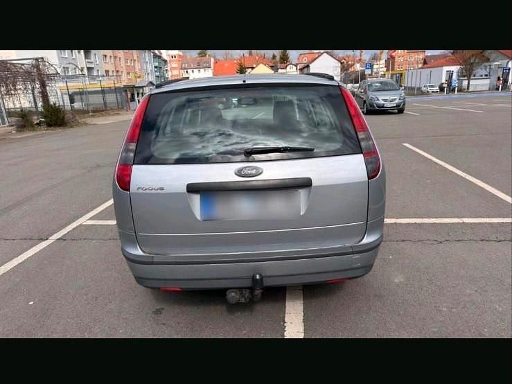 Second-hand Ford Focus 101 CP (74 kW) 2005 Argintiu Break
