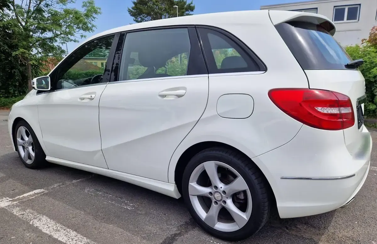 Gebraucht Mercedes B180 122 PS (89 kW) 2012 Van / Kleinbus