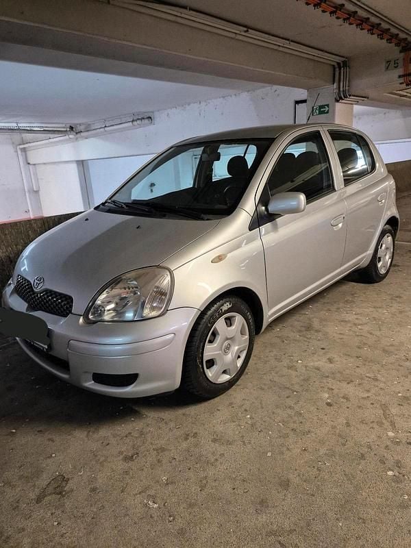 Gelb Gebraucht 2005 Toyota Yaris Kleinwagen | 3.900 € (Teuer) - Bild 1/4