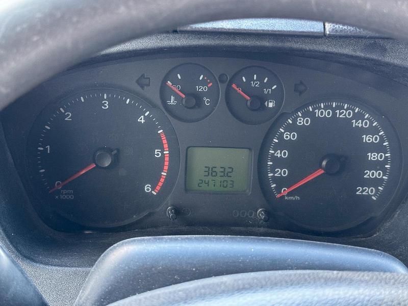 Usado Ford Transit 100 CV (73 kW) 2012 Blanco Berlina