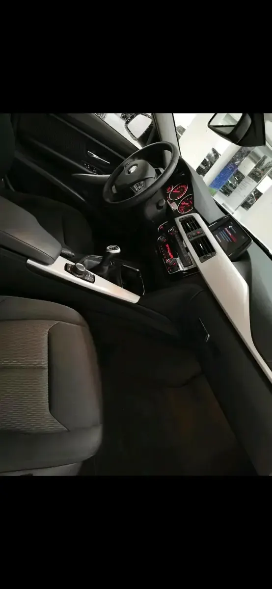 Gebraucht BMW 318 Advantage 136 PS (100 kW) 2018 Weiß Kombi