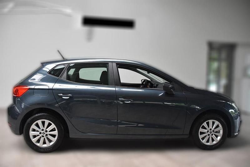 Grau metallic Gebraucht 2022 Seat Ibiza Style | 18.240 € (Guter Preis) - Bild 1/4