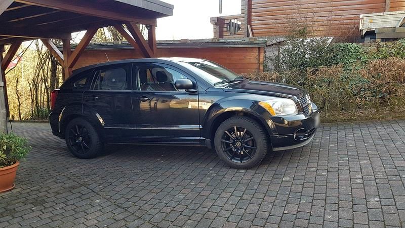 Gebraucht Dodge Caliber SXT 156 PS (114 kW) 2010 Schwarz Kleinwagen