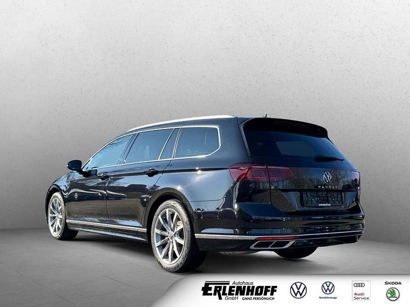 Gebraucht VW Passat Elegance 150 PS (110 kW) 2023 Schwarz Kombi