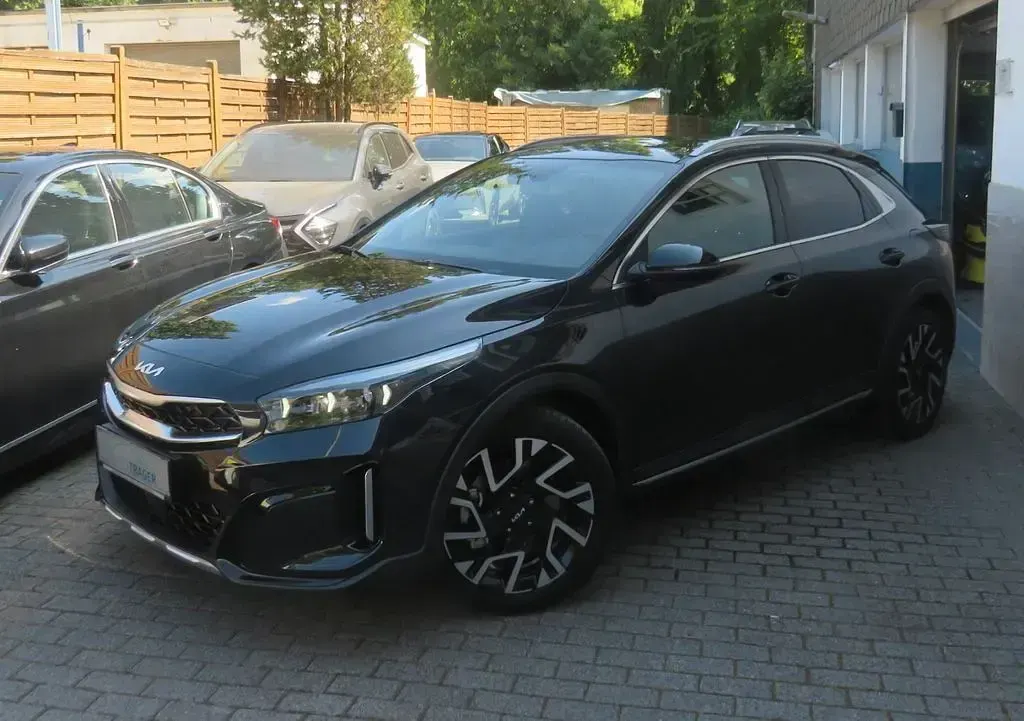 Neu Kia XCeed 179 PS (131 kW) 2026 Schwarz SUV