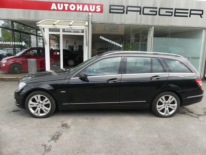 Schwarz Gebraucht 2010 Mercedes C220 Kombi | 5.990 € (Fairer Preis) - Bild 1/4