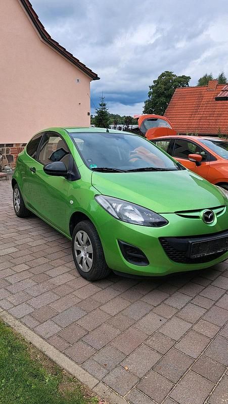 Grün Gebraucht 2010 Mazda 2 Kleinwagen | 1.200 € (Etwas zu teuer) - Bild 1/4