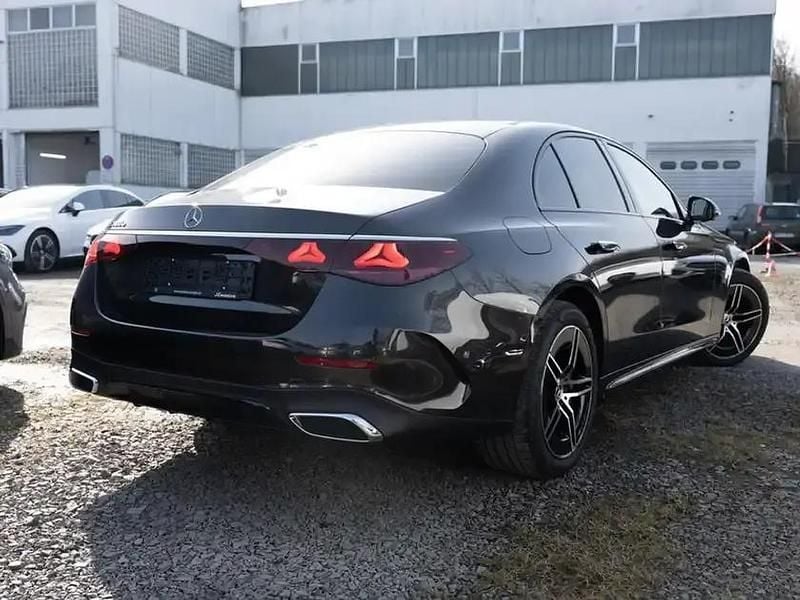 Gebraucht Mercedes E300 AMG 313 PS (230 kW) 2024 Grau graphitgrau metallic Limousine