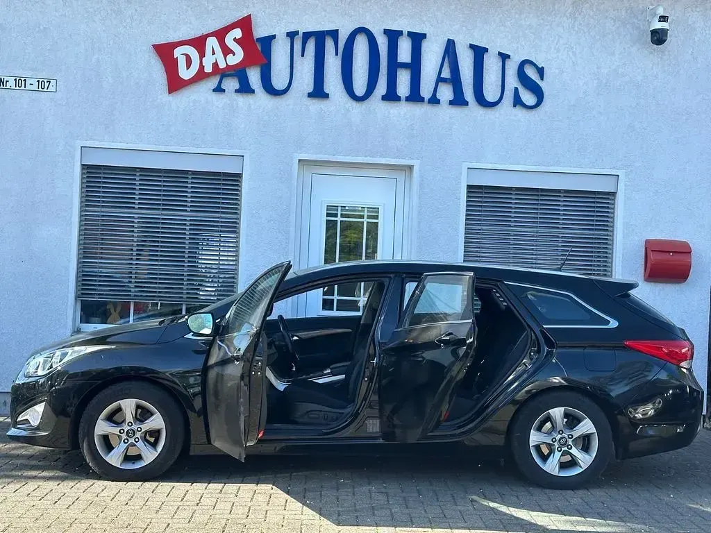 Gebraucht Hyundai i40 Edition 136 PS (100 kW) 2013 Schwarz Kombi