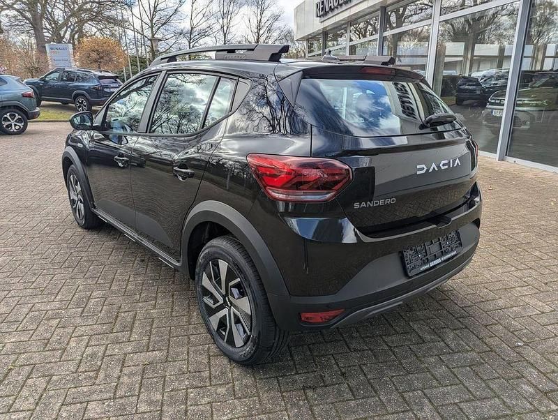 Neu Dacia Sandero Expression 101 PS (74 kW) 2026 Schwarz Limousine
