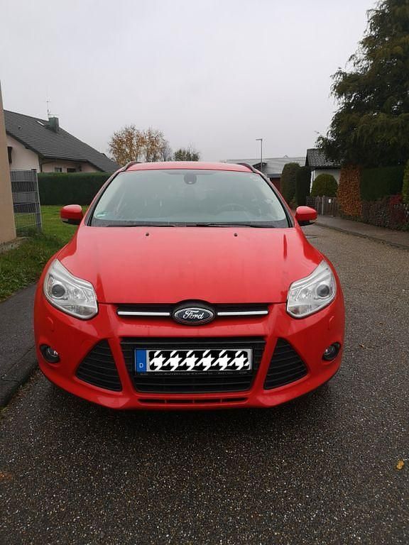 Rot Gebraucht 2014 Ford Focus SYNC Edition Kombi | 6.999 € (Etwas zu teuer) - Bild 1/4