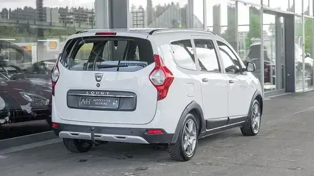 Gebraucht Dacia Lodgy Stepway 116 PS (85 kW) 2020 Weiß Van / Kleinbus