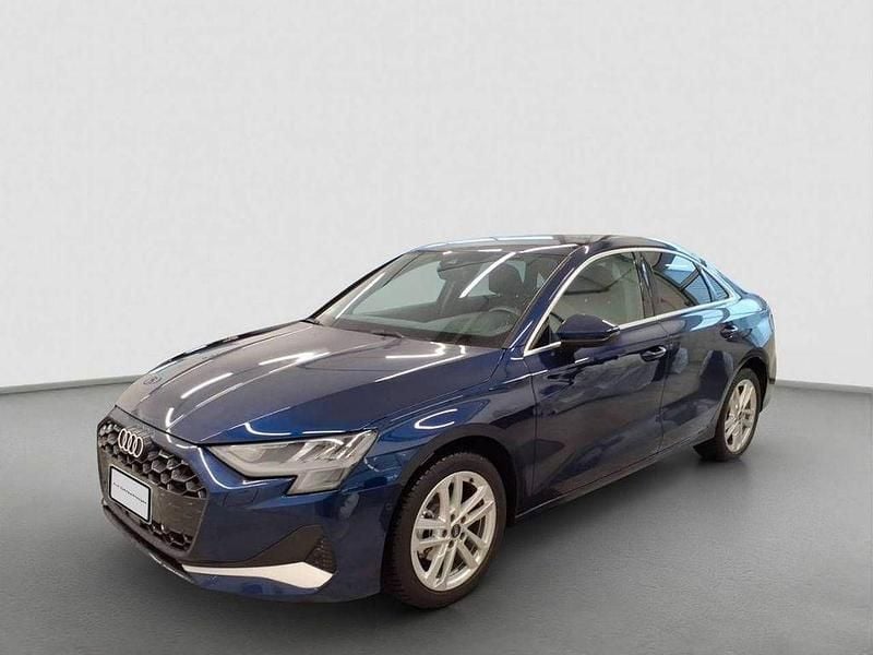 Gebraucht Audi A3 Advanced Plus 150 PS (110 kW) 2025 Navarrablau metallic Limousine