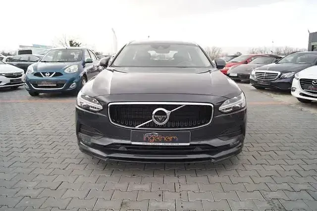 Gebraucht Volvo V90 Momentum 235 PS (172 kW) 2018 Grau Kombi