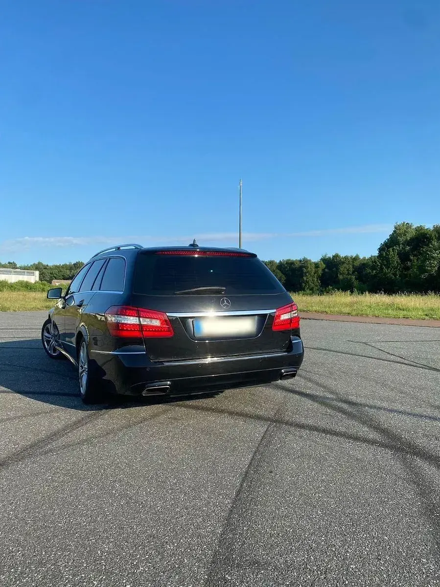 Gebraucht Mercedes E200 Avantgarde 184 PS (135 kW) 2012 Schwarz Kombi