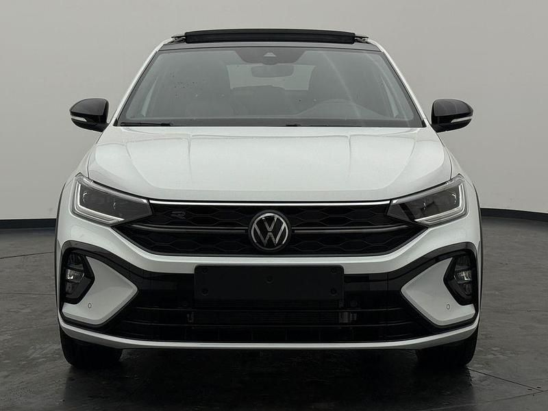 Neu VW Taigo R-line 150 PS (110 kW) 2026 Pure white / dach: schwarz SUV