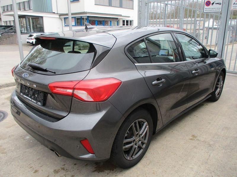 Gebraucht Ford Focus Cool & Connect 120 PS (88 kW) 2021 Grau Limousine