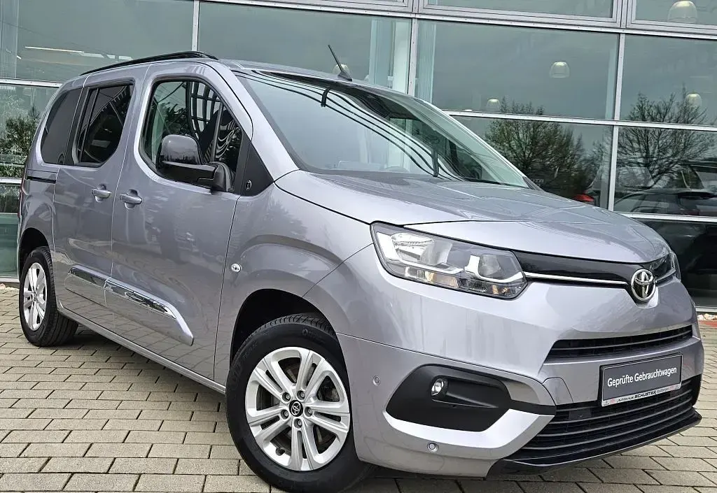 Gebraucht Toyota Proace Verso City 131 PS (96 kW) 2024 Silber Kombi