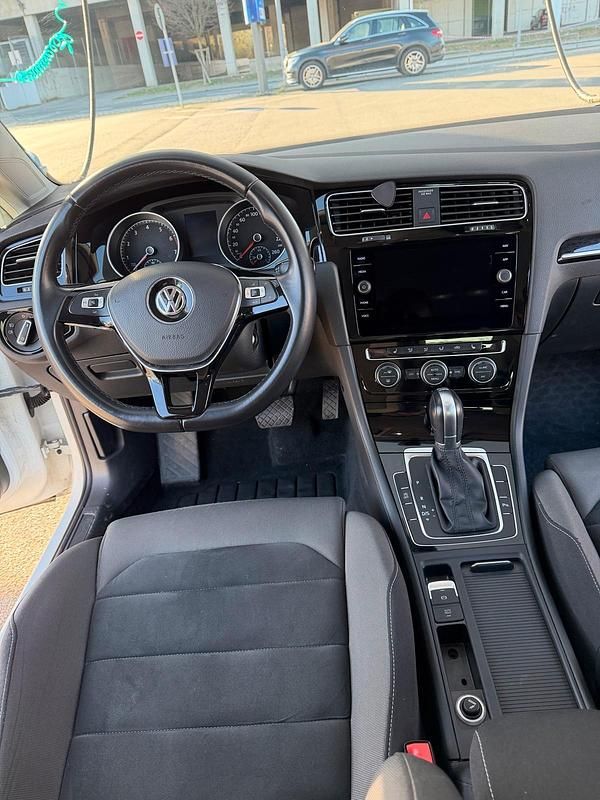 Gebraucht VW Golf VII 150 PS (110 kW) 2019 Weiß Limousine
