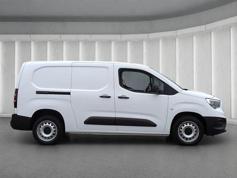 Gebraucht Opel Combo 131 PS (96 kW) 2021 Weiss Van