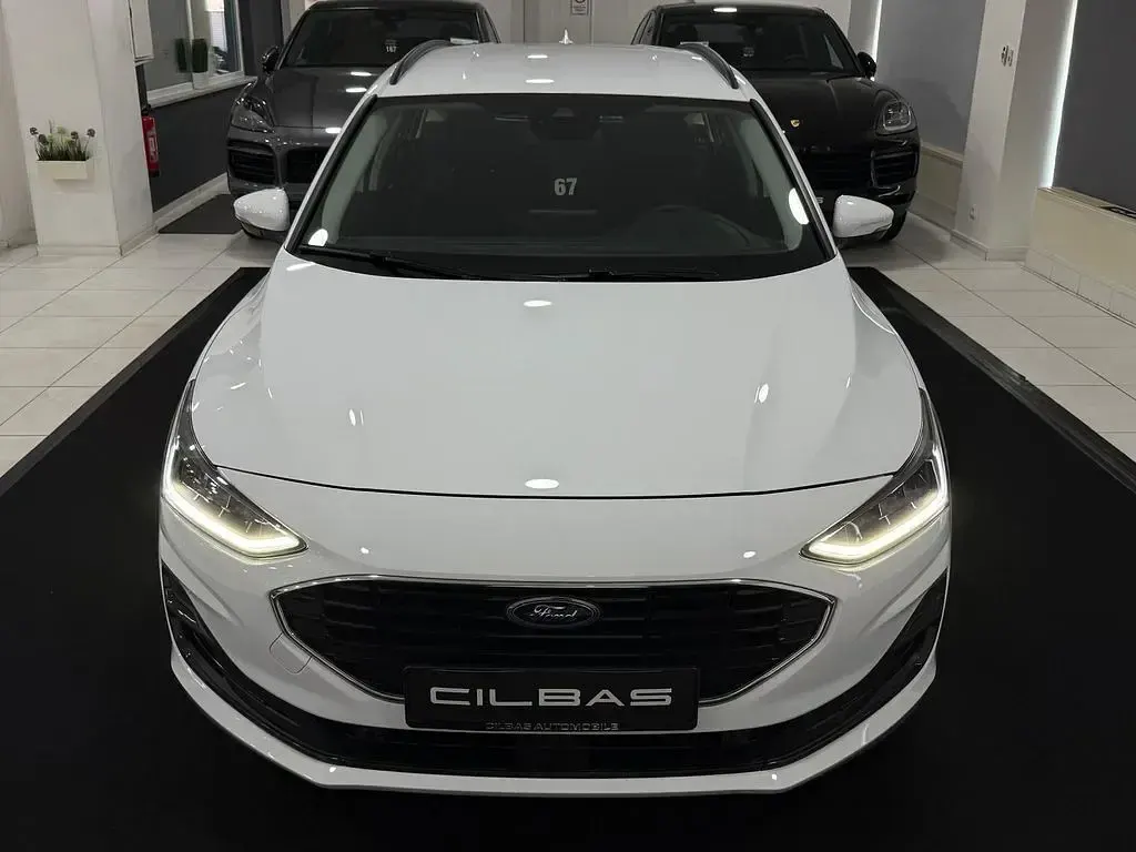 Gebraucht Ford Focus Cool & Connect 120 PS (88 kW) 2023 Frostweiß Kombi